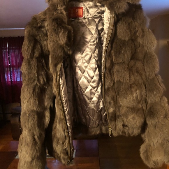Fox fur coat - Picture 2 of 3
